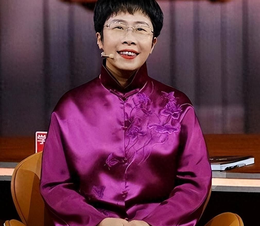 IM电竞官方网站-蒙曼感叹：这辈子也结不了婚！有两个原因：一是岁数，二是长相